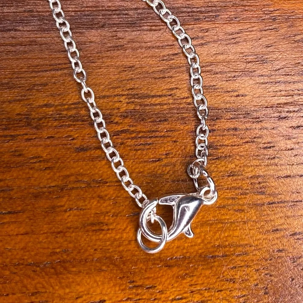 NWOT Mint Flower Necklace